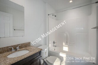 1304 Jack Pine Way in Kalamazoo, MI - Building Photo - Building Photo