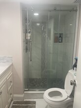 1630 Embassy Dr, Unit 311 in West Palm Beach, FL - Foto de edificio - Building Photo