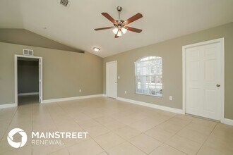 2701 36th St SW in Lehigh Acres, FL - Foto de edificio - Building Photo