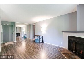 7301 W 101st St-Unit -312 in Bloomington, MN - Building Photo - Building Photo