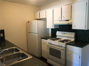 555 N Betty Jo Dr in Fayetteville, AR - Building Photo - Building Photo
