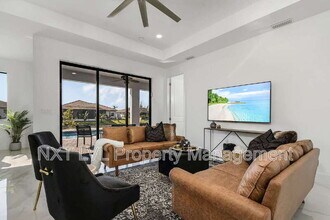 318 SE 15th Terrace in Cape Coral, FL - Building Photo - Building Photo