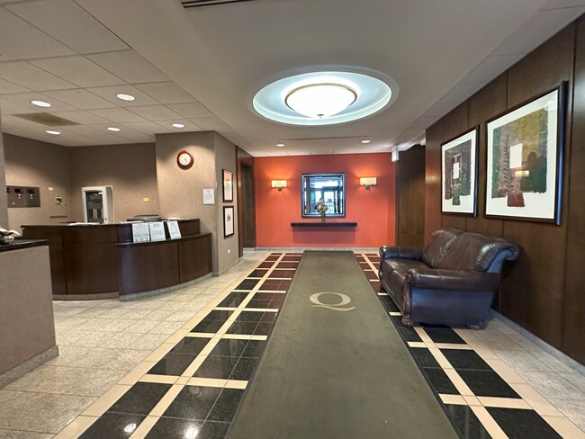 6700 S South Shore Dr in Chicago, IL - Building Photo - Building Photo