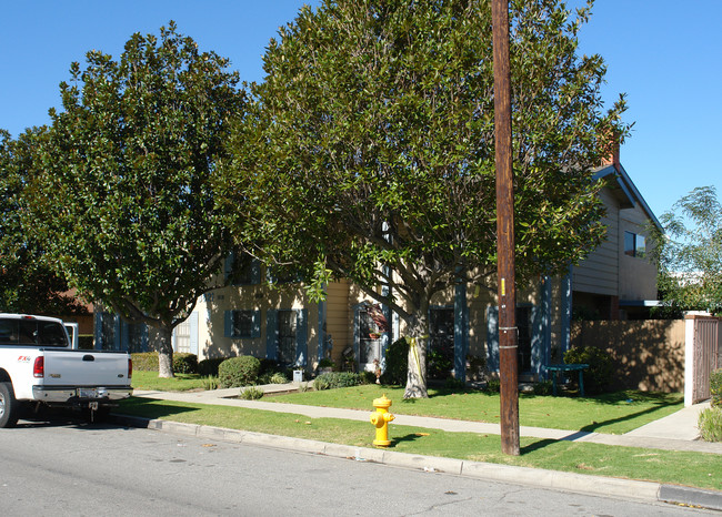 3821-3831 Green Ave in Los Alamitos, CA - Building Photo - Building Photo