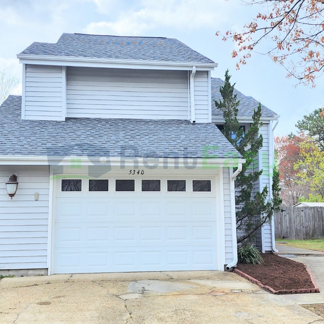 5430 Chatham Lake Dr