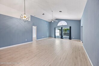 1915 Worchester Way in Merritt Island, FL - Building Photo - Building Photo