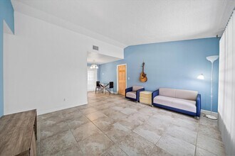 701 Elmont St NW in Palm Bay, FL - Building Photo - Building Photo