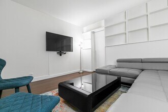 401 E 34th St in New York, NY - Building Photo - Building Photo