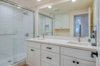 5008 Seashore Dr in Newport Beach, CA - Building Photo - Building Photo