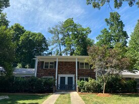 6 Dogwood Ct in Asheville, NC - Building Photo