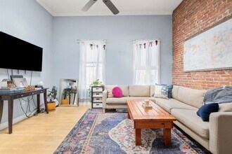 371 Cardinal Medeiros Ave, Unit 3 in Cambridge, MA - Building Photo - Building Photo