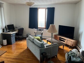 110 Thorndike St, Unit 1f in Cambridge, MA - Foto de edificio - Building Photo