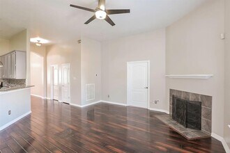 28702 Hidden Cove Dr in Magnolia, TX - Building Photo - Building Photo
