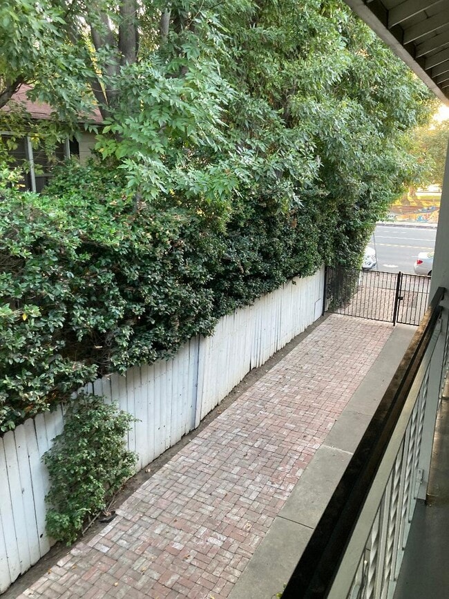 5806 Coldwater Canyon Ave, Unit #6