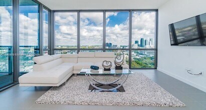 1600 NE 1st Ave, Unit 1916 in Miami, FL - Building Photo - Building Photo