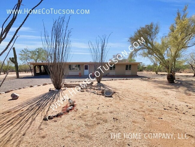property at 8905 N Hickory Dr