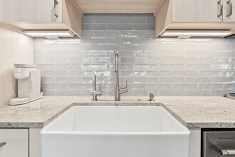 688 McVey Ave in Lake Oswego, OR - Building Photo - Building Photo