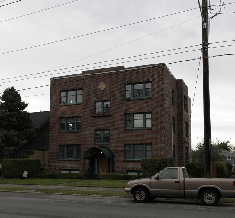 Elise Apartments in Seattle, WA - Foto de edificio