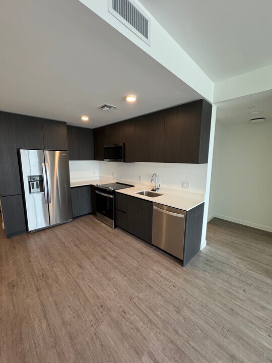 119 NE 20th St, Unit A1 in Miami, FL - Building Photo