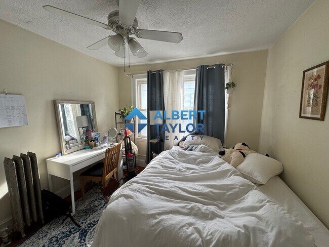 58 Brock St, Unit 3 in Boston, MA - Foto de edificio - Building Photo