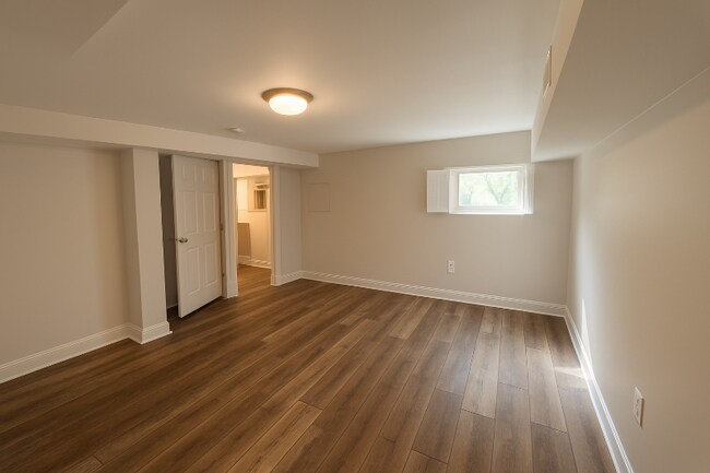 property at 611 Otis Pl NW