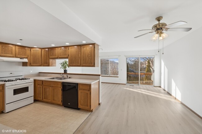 8152 Daniel Dr in Justice, IL - Building Photo - Building Photo