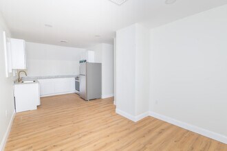 84 Pembroke Ave in Providence, RI - Building Photo - Building Photo