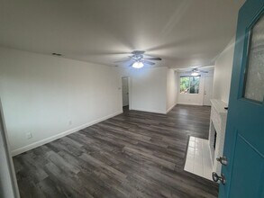 5040 Alcott Dr in Sacramento, CA - Building Photo - Building Photo