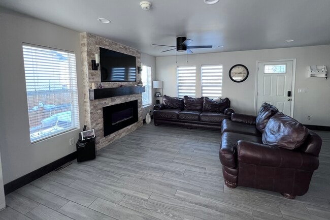 property at 503 N 11th St