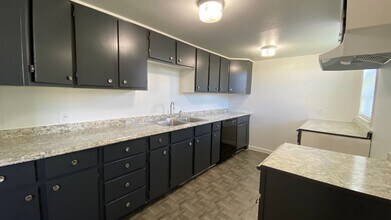 1504 Glenwick Dr in River Oaks, TX - Building Photo - Building Photo