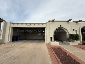 606 E Royal Palm Square N in Phoenix, AZ - Building Photo - Building Photo