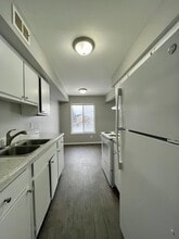 Old Goddard Apartments in Allen Park, MI - Foto de edificio - Building Photo