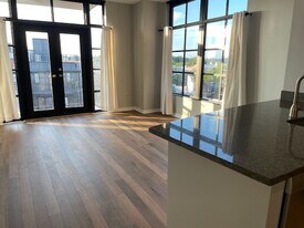 437 New York Ave NW, Unit 701 in Washington, DC - Building Photo