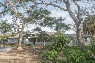 8560 Heron Lagoon Cir in Sarasota, FL - Building Photo - Building Photo