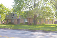 W1546 N11340 Pilgrim Rd in Germantown, WI - Foto de edificio - Building Photo