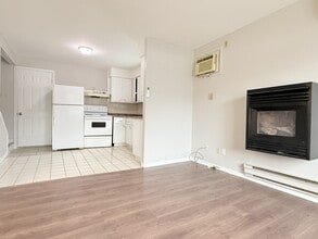 2403 Pillette Rd in Windsor, ON - Building Photo - Building Photo