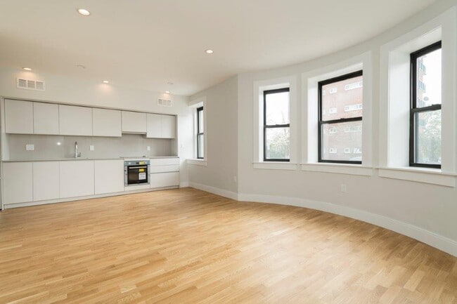 129 Highland Ave, Unit 11