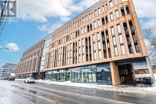 1720 Bayview Ave in Toronto, ON - Building Photo