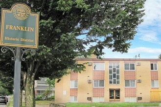 Franklin Manor in Cleveland, OH - Foto de edificio - Building Photo