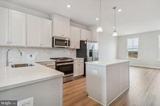 4328 Ellipse Ter in Chantilly, VA - Building Photo - Building Photo