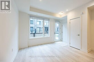 3566 Colonial Dr in Mississauga, ON - Building Photo - Building Photo