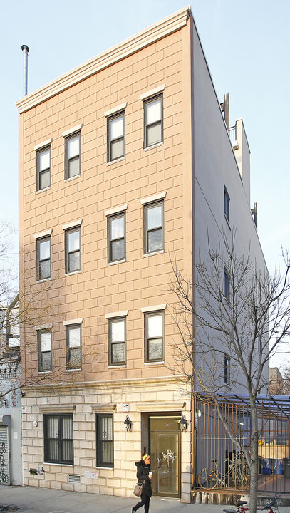 183 Humboldt St in Brooklyn, NY - Building Photo