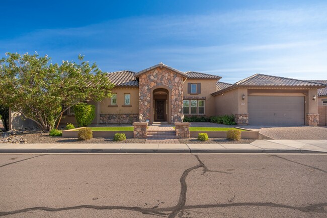 691 W Spruce Dr | Rentals in Chandler, AZ