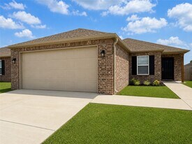 831 Fairlane St in Fayetteville, AR - Building Photo