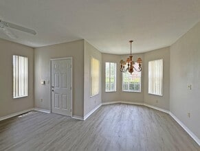 124 SW Peacock Blvd in Port St. Lucie, FL - Building Photo - Building Photo
