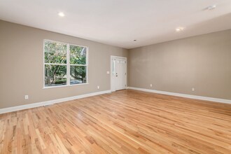 1087 Michigan Ave in Columbus, OH - Foto de edificio - Building Photo