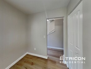 409 Water Oak Way SW in Marietta, GA - Building Photo - Building Photo
