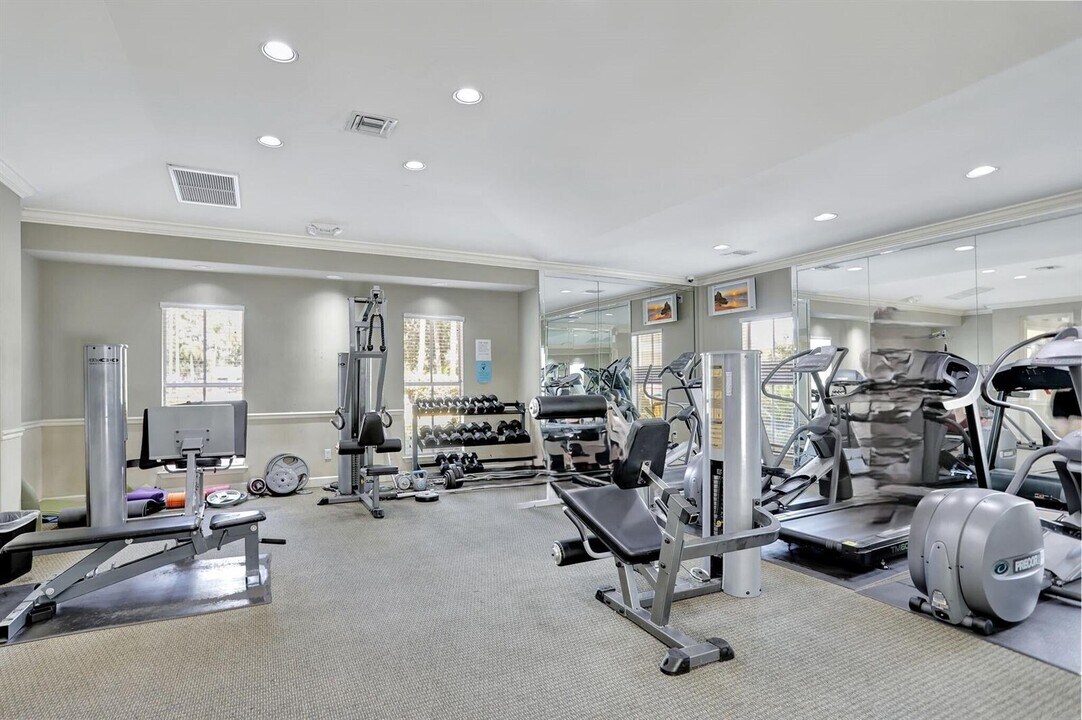 899 Riverside Dr in Coral Springs, FL - Building Photo