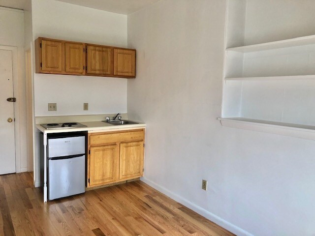 248 Newbury St, Unit 10 Photo