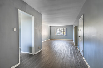 Verdugo Mesa in Los Angeles, CA - Building Photo - Interior Photo